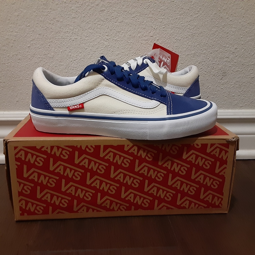 Vans - Picture 4 of 4